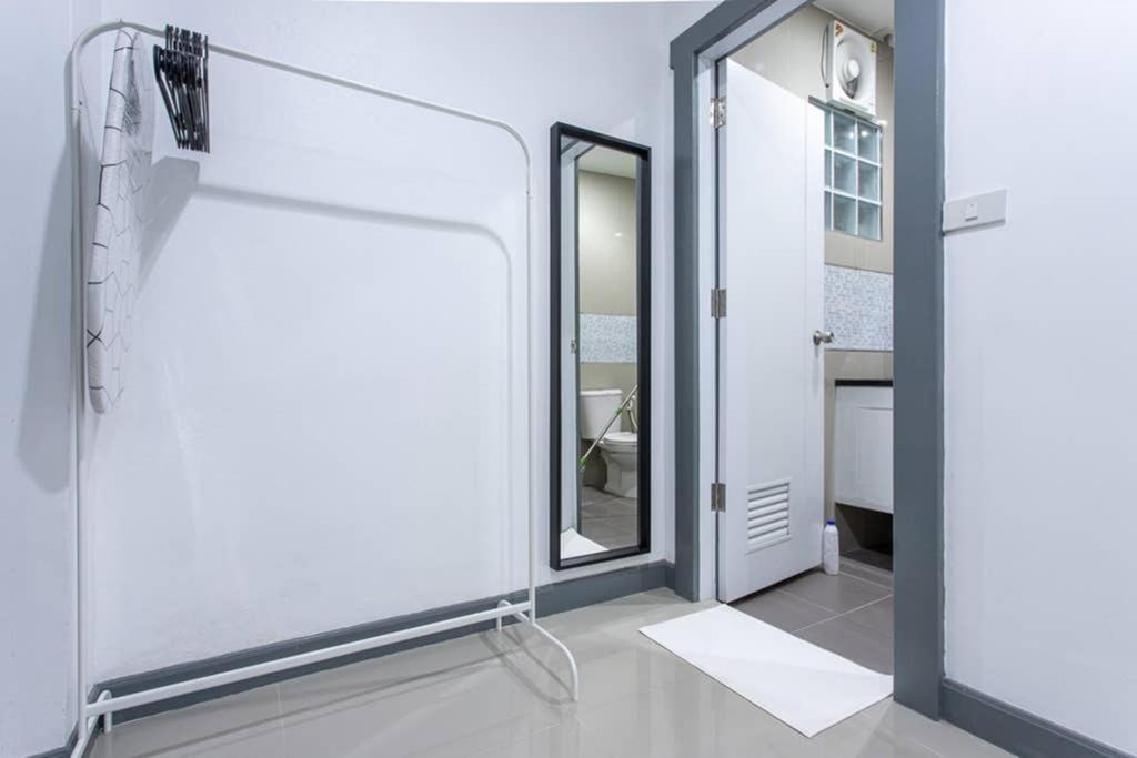 P1 Silom Pan Large Room Full Kitchen Wifi 4-6Pax Bangkok Exteriér fotografie