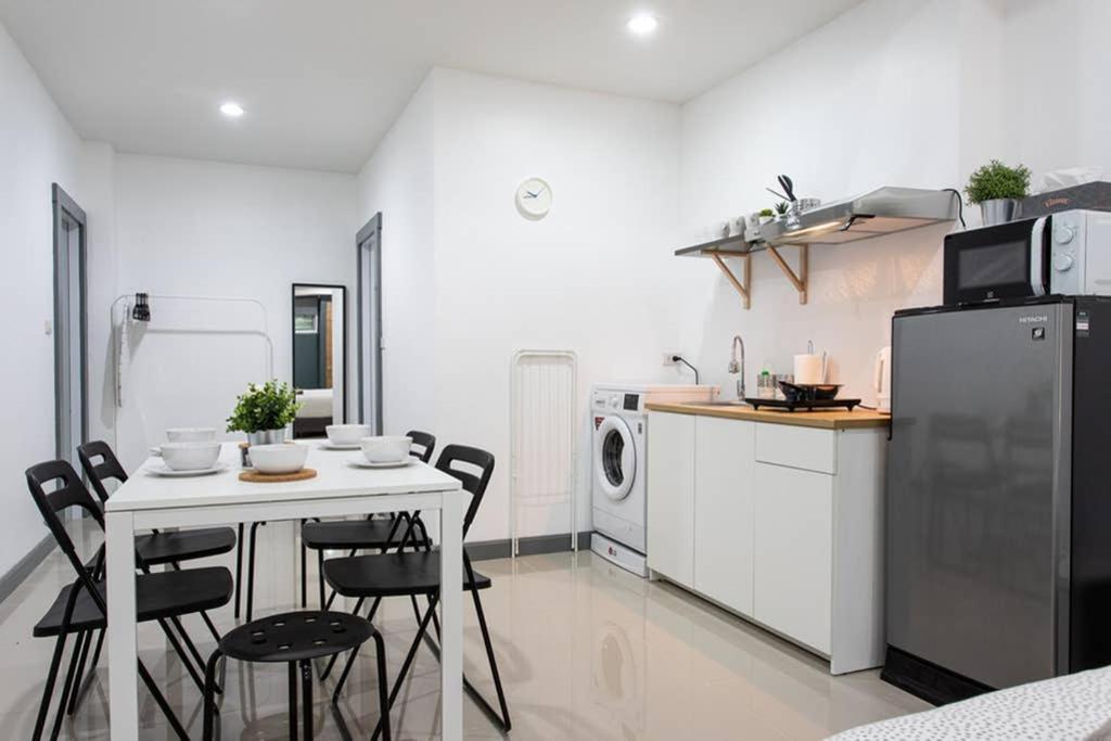 P1 Silom Pan Large Room Full Kitchen Wifi 4-6Pax Bangkok Exteriér fotografie