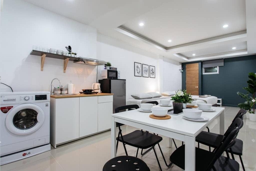 P1 Silom Pan Large Room Full Kitchen Wifi 4-6Pax Bangkok Exteriér fotografie